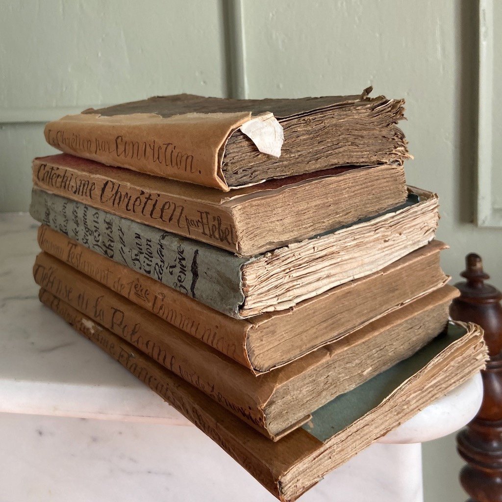 Une collection de livres français anciens-photo-2