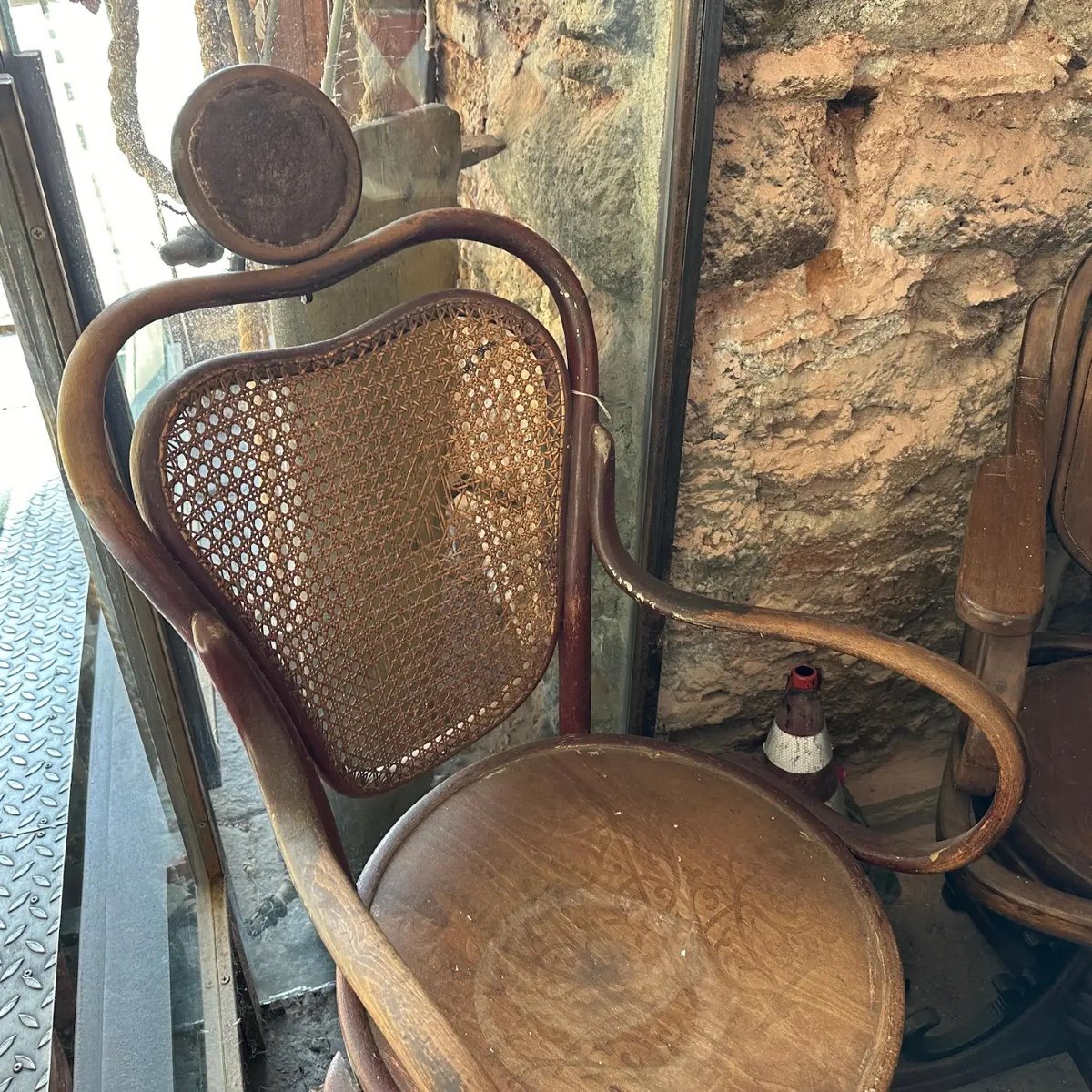 Early 20th Century Art Nouveau Wood And Wicker Tonet Italian Swivel Barber Chair-photo-4