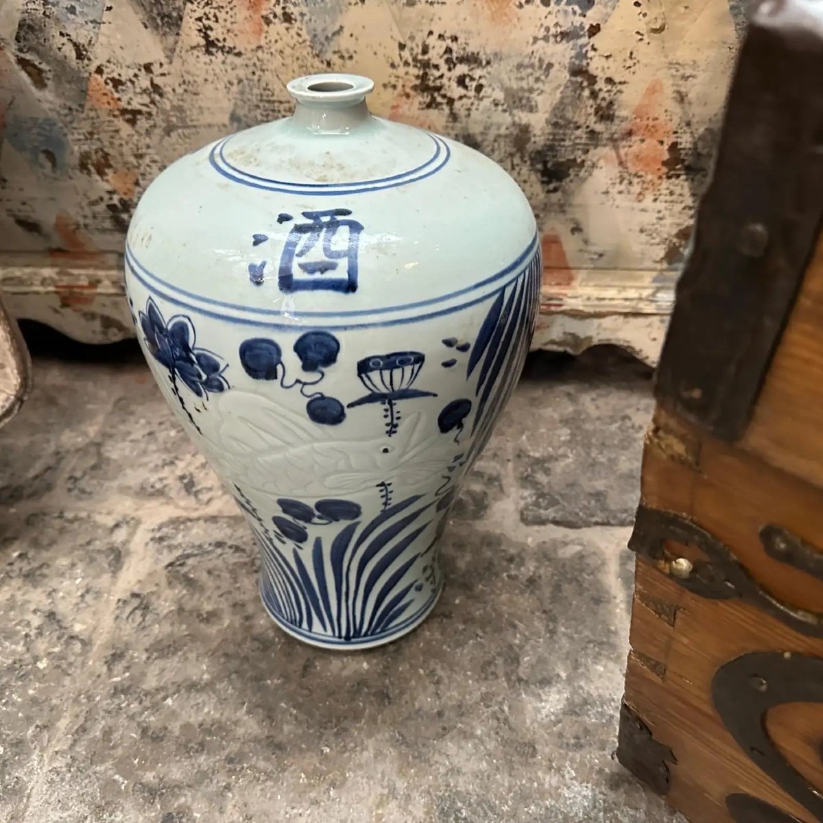 Un Vase Chinois Traditionnel En Céramique Bleue Et Blanche Des Années 1970-photo-4