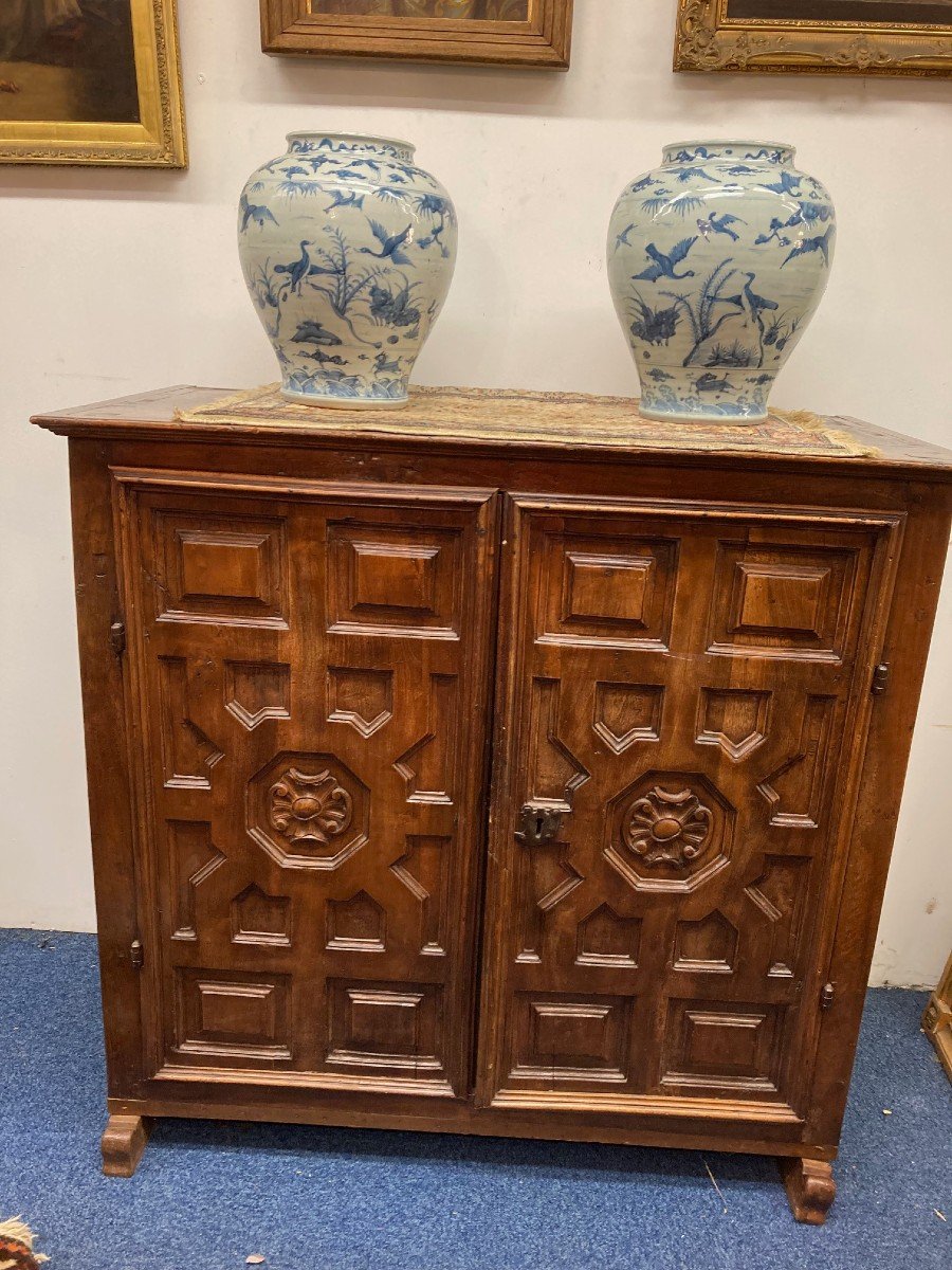 Spanish Buffet 16/17th Century In Walnut