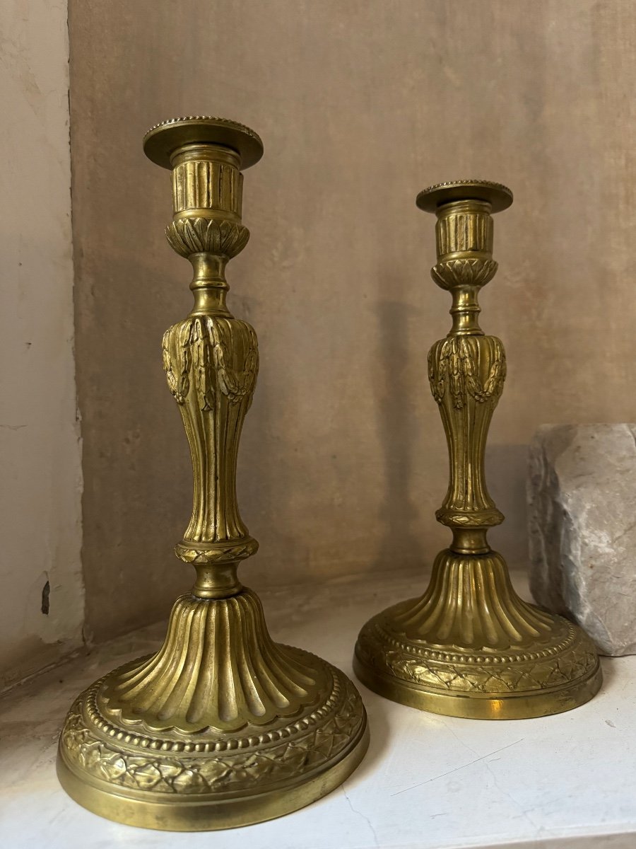 Pair Of Louis XVI Period Chiseled And Gilded Bronze Candlesticks Circa 1780-photo-4