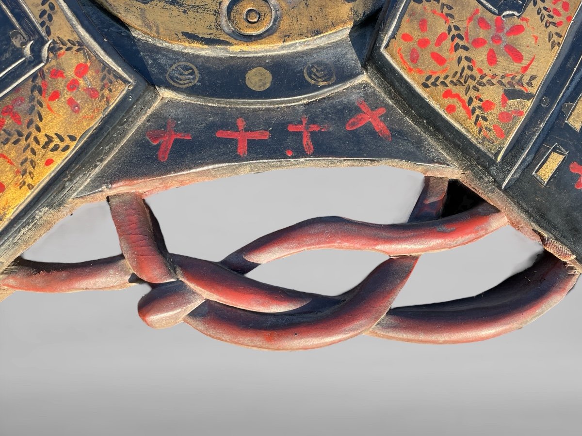 Polychrome Carved Wooden Sign Depicting A Kabuto - Meiji Period (1868 - 1912).-photo-3