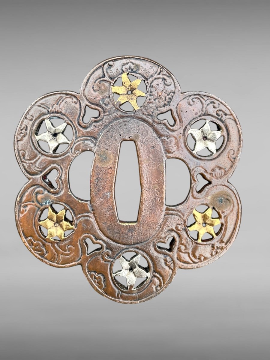 Tsuba Polylobées à Double Patine, Signée umetada saku- Période Edo (1603-1868).