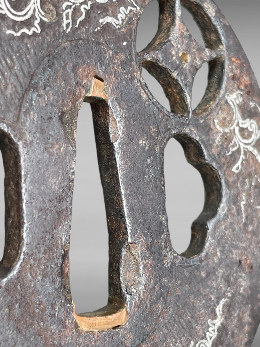 Tsuba Maru Gata In Wrought Iron Inlaid With Silver - Edo Period (1603-1868).-photo-2