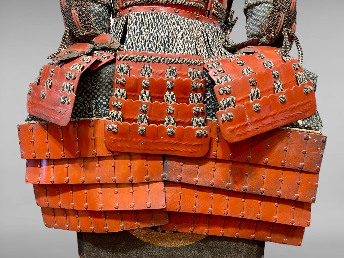 Full Samurai Armor - Edo Period (1603 - 1868).-photo-1