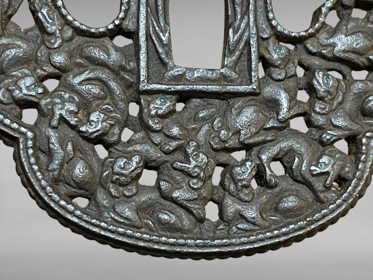 Openwork And Chased Iron Tsuba Modo Natta Decorated With Shishis With Its Certificate. -photo-2