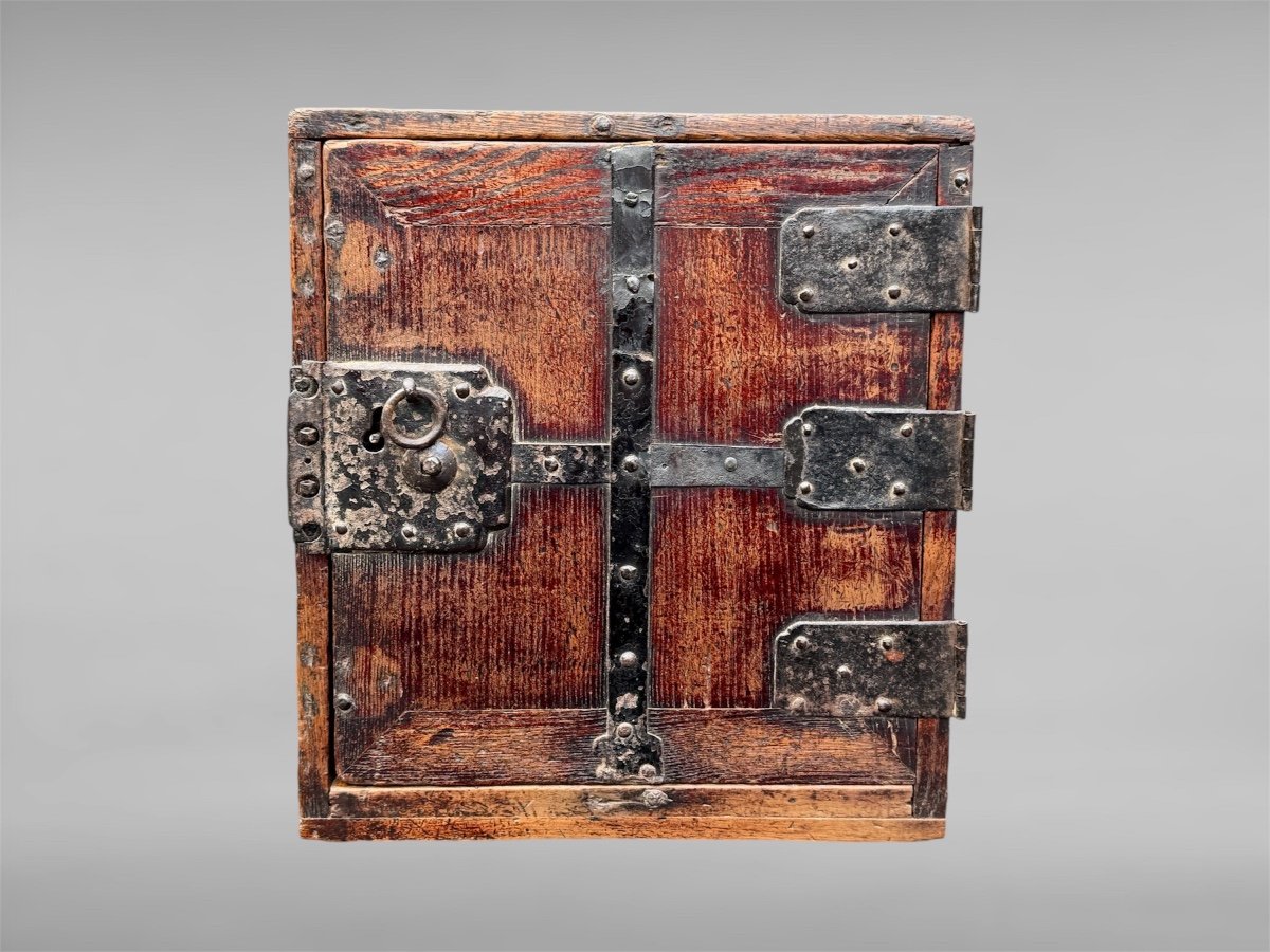 Kodansu Cabinet - Edo Period (1603-1868).-photo-3