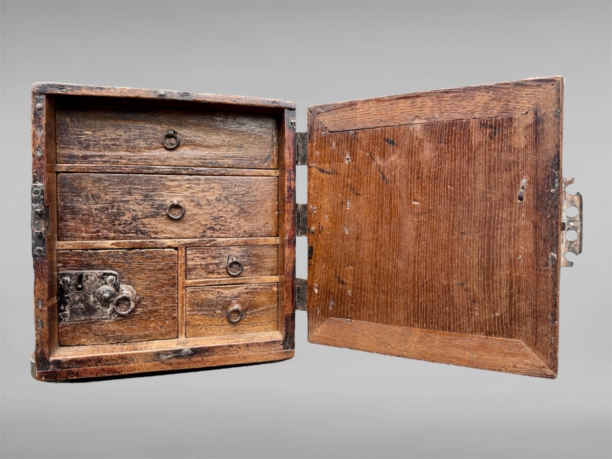 Kodansu Cabinet - Edo Period (1603-1868).-photo-1