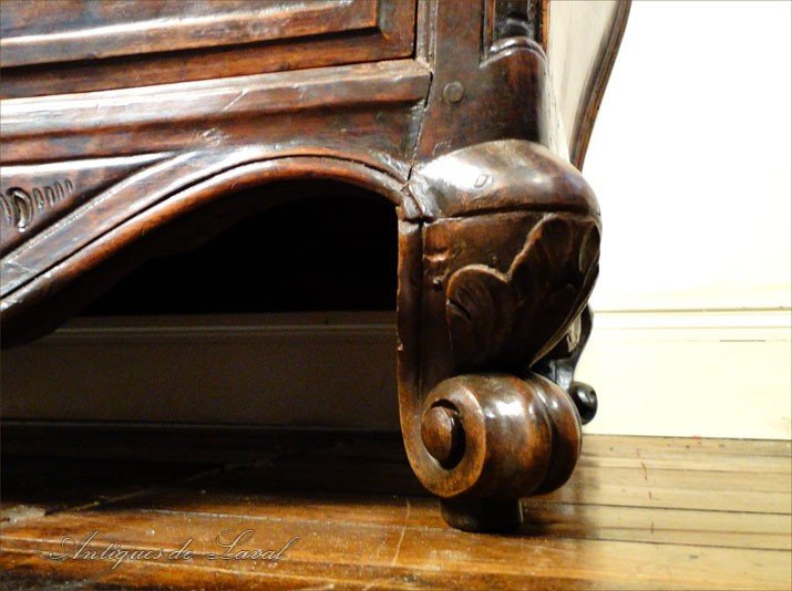 Commode Tomb Bordelaise Carved Walnut Eighteenth Century-photo-1