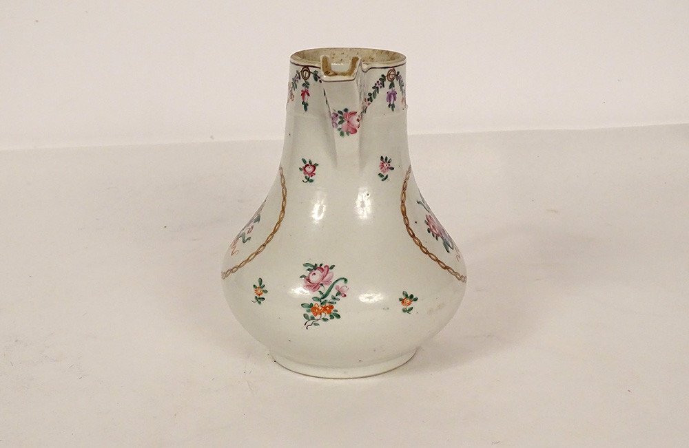 Small Porcelain Jug Compagnie Des Indes Flowers Garlands Eighteenth-photo-2