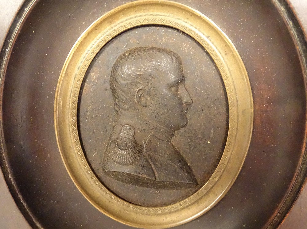 Médaille Métal Portrait Empereur Napoléon Ier Cadre Bois XIXème Siècle-photo-2