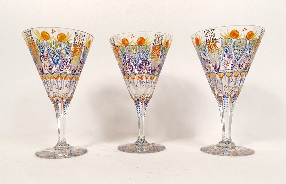 3 Verres à Pied Cristal émaillé Famille De Polignac Château Kerbastic XXème