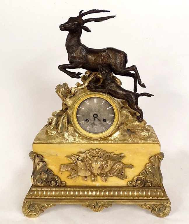 Pendule Restauration Marbre Sienne Bronze Doré Chasse Courre Cerf Chien 19è