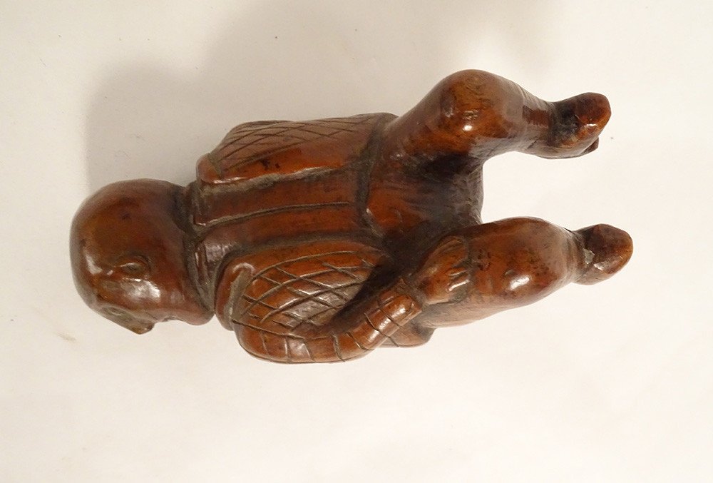 Snuffbox Boxwood Carved Crouching Figure Father Colic Folk Art-photo-4