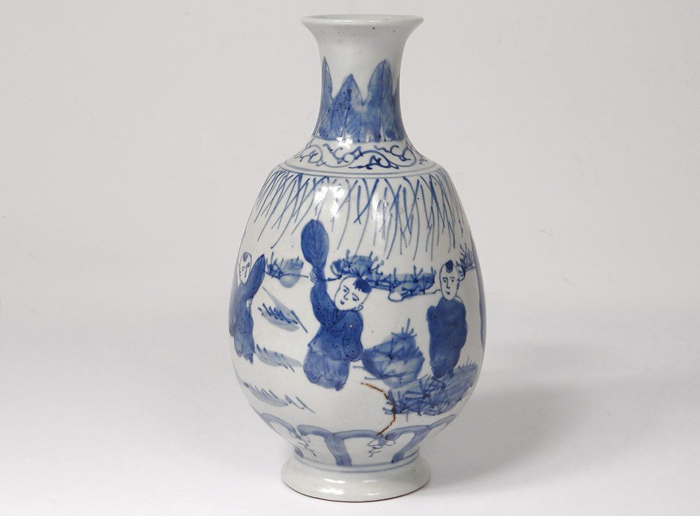 Small Chinese Porcelain Vase White-blue Children Characters Qianlong 18th-photo-2