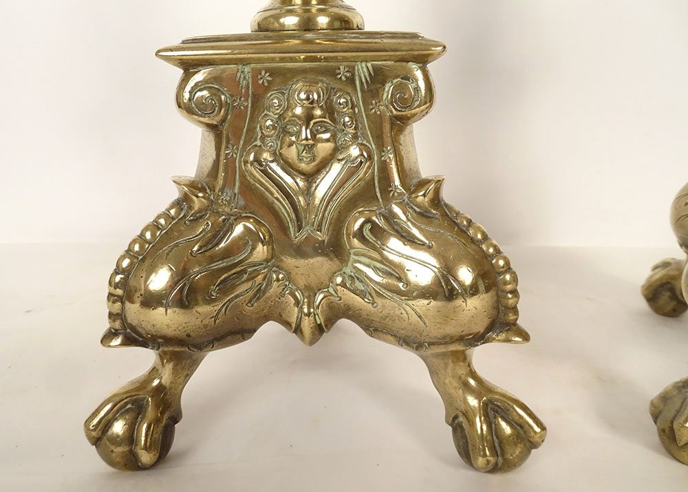 Pair Of Twisted Bronze Candlesticks With Cherubs And Marmosets, 17th Century-photo-2