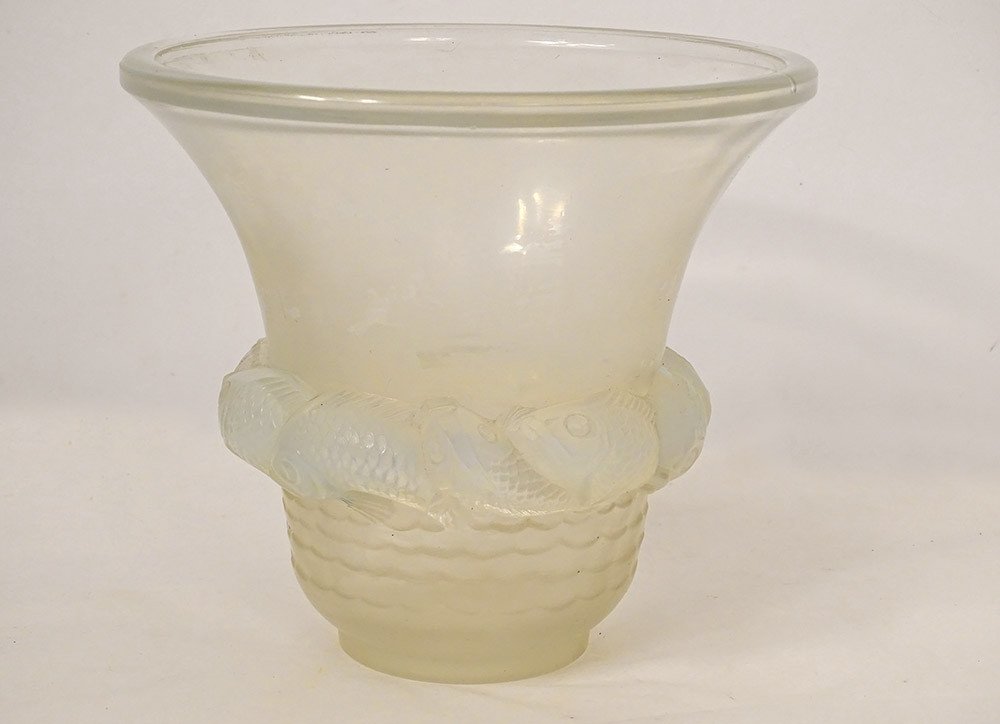 Opalescent Glass Vase Molded René Lalique Model Piriac Fish XXth Century-photo-2