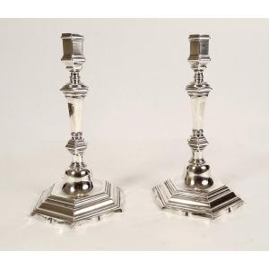 Pair Of Louis XV Candlesticks In Solid Silver, Farmers General, Rennes, 1154gr, 18th Century