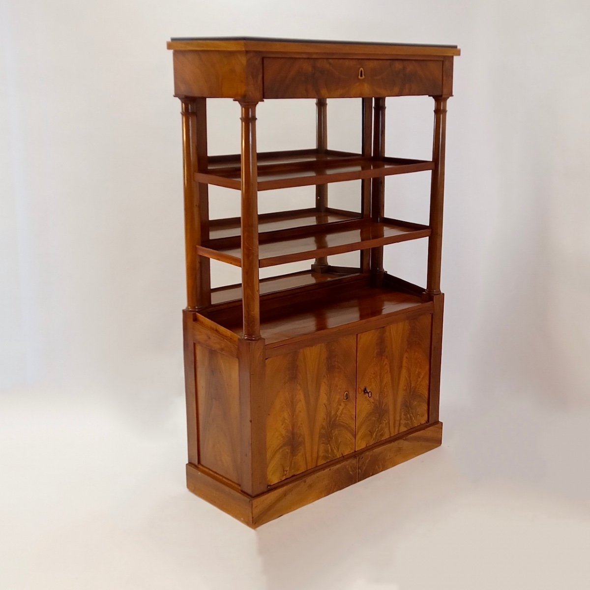 Biedermeier Cake Stand / Servant In Walnut, Germany Circa 1830