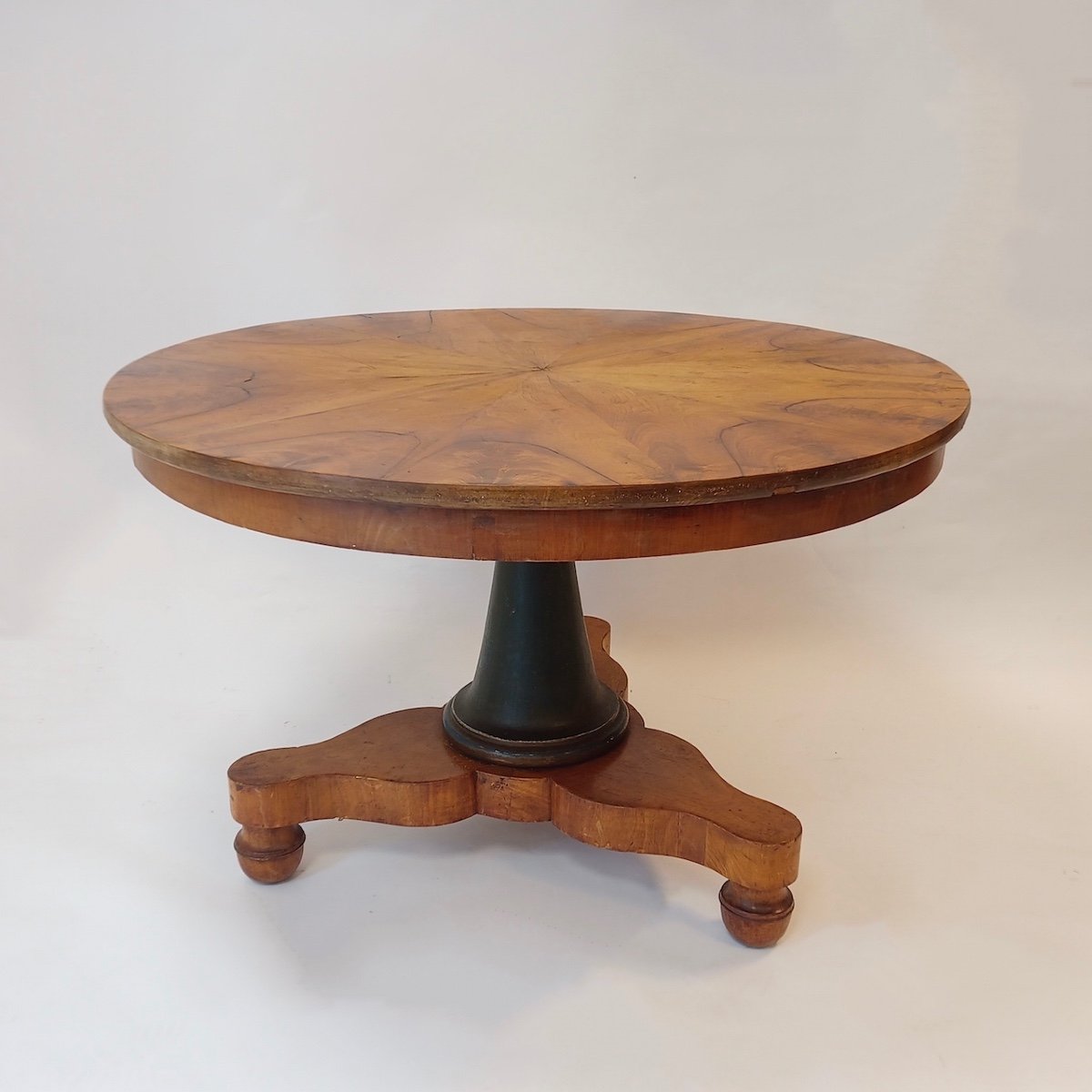 Biedermeier Walnut Table-photo-7