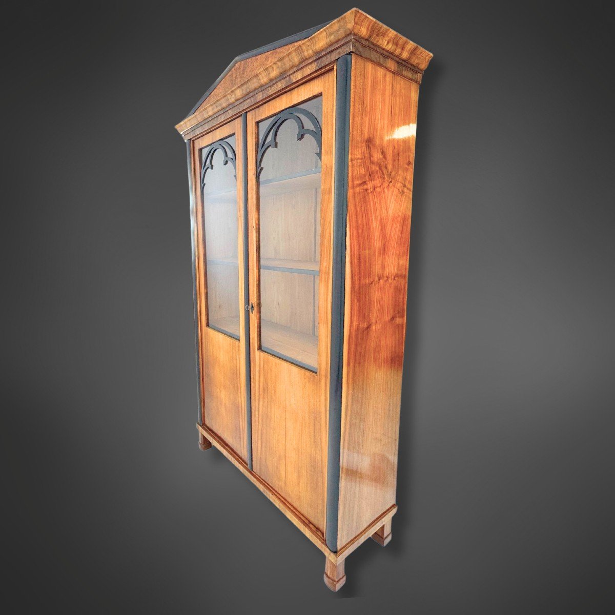 Biedermeier Walnut Display Cabinet With Pointed Gable-photo-3