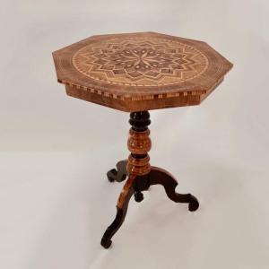 Antique Sorrento Table In Marquetry And Marquetry Work, 19th Century.
