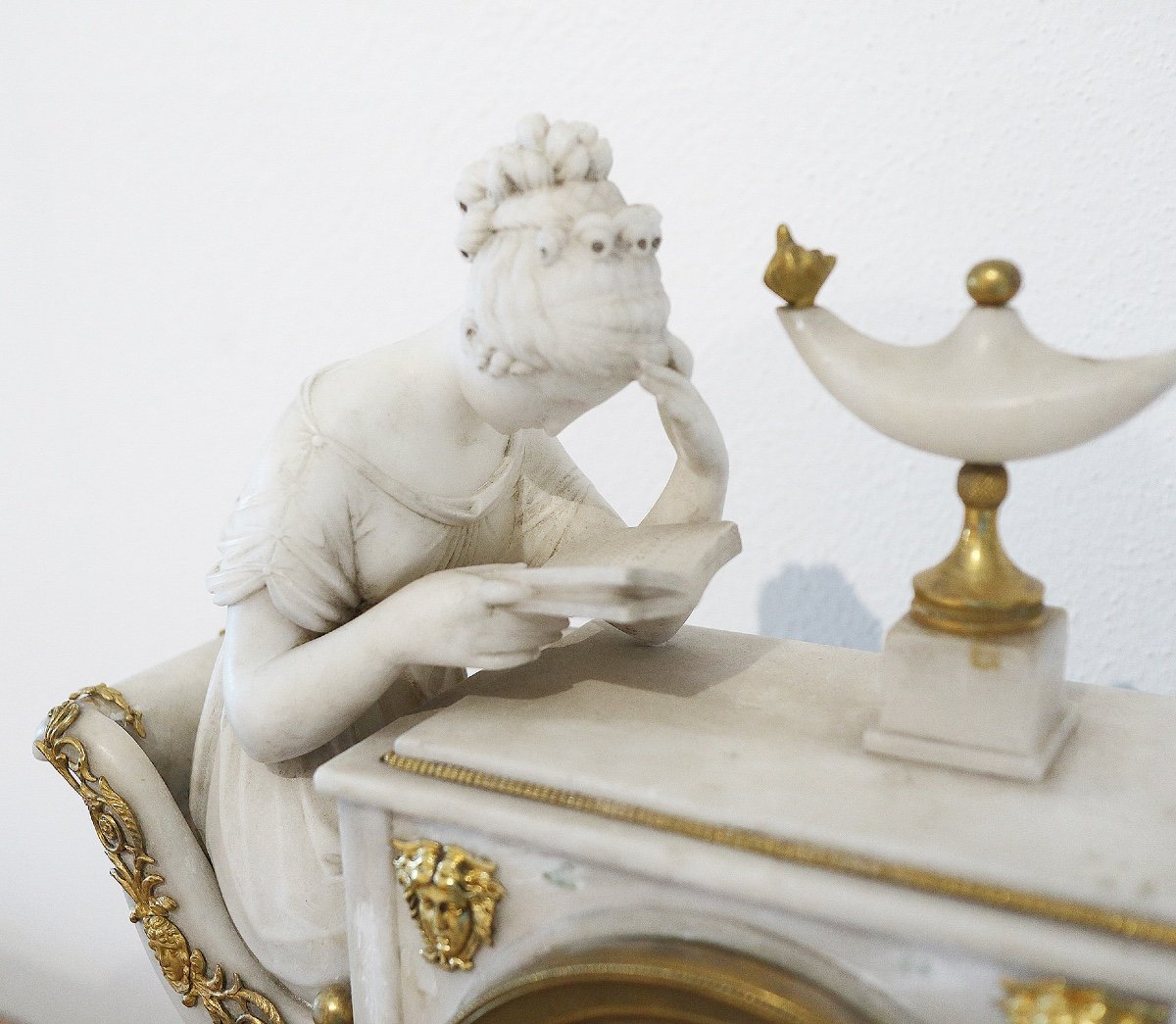 Biedermeier Dressers Clock "the Reader", Alabaster-photo-3