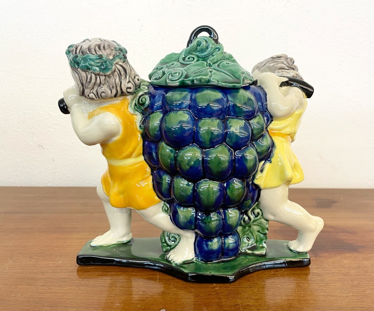 Vienna Ceramic Figurine "grape Bearer"-photo-2