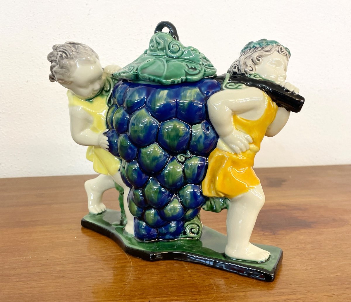 Vienna Ceramic Figurine "grape Bearer"-photo-3