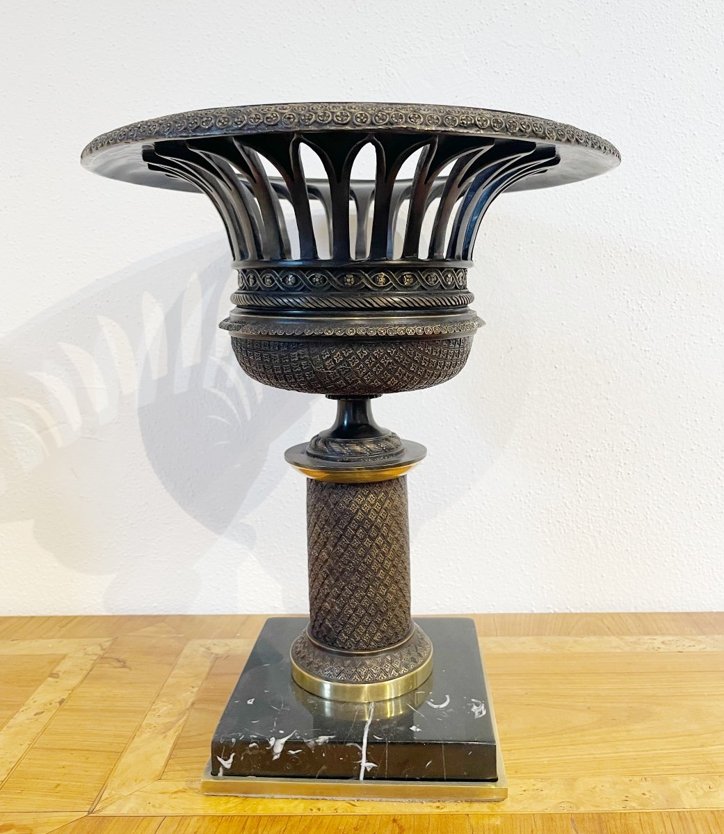 Bronze Riser With Marble Base-photo-4