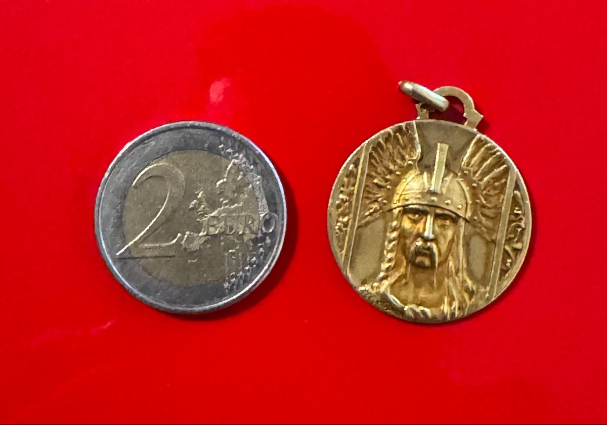 Art Deco Period Medal Pendant 18 Carat Gold Decorated Gaulish Head (olympic) 9 Grams -photo-3