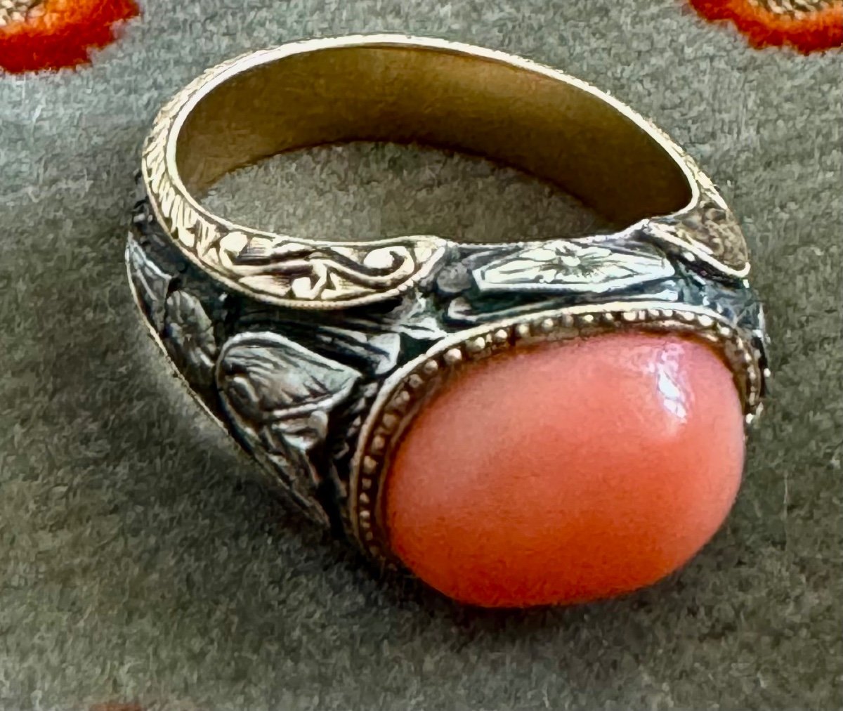 Rare Ravissante Bague Unisexe  Or ( Jaune Et Blanc)  Cabochon Corail Peau d'Ange Taille 62 -photo-4