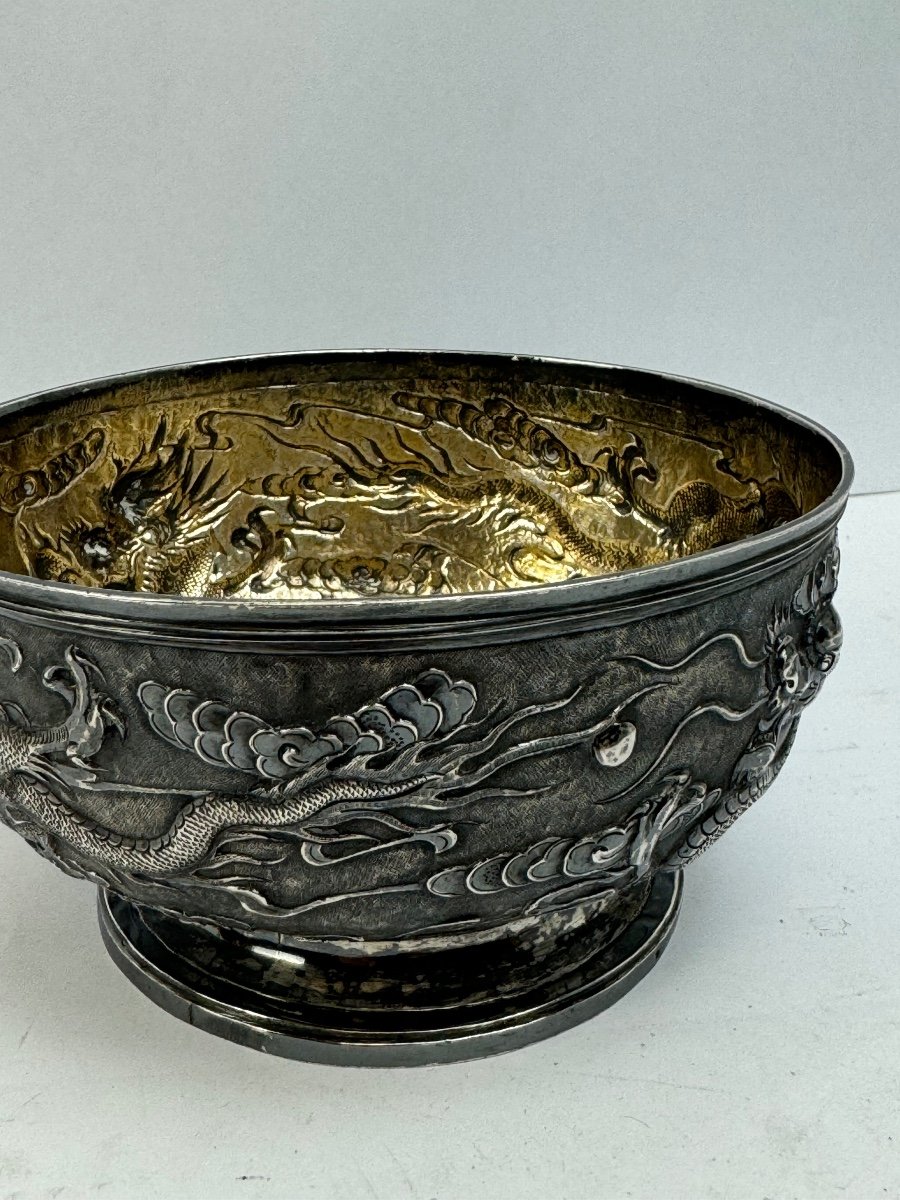 China Solid Silver 19th Century Bowl Decorated With Dragons Chasing The Sacred Pearl-photo-3