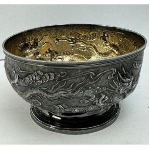 China Solid Silver 19th Century Bowl Decorated With Dragons Chasing The Sacred Pearl