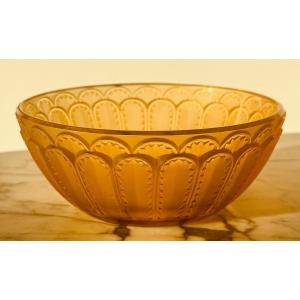 René Lalique Empty Pockets Bowl Jaffa Model Rare Color Diam: 13cm Very Good Condition Art Deco Period