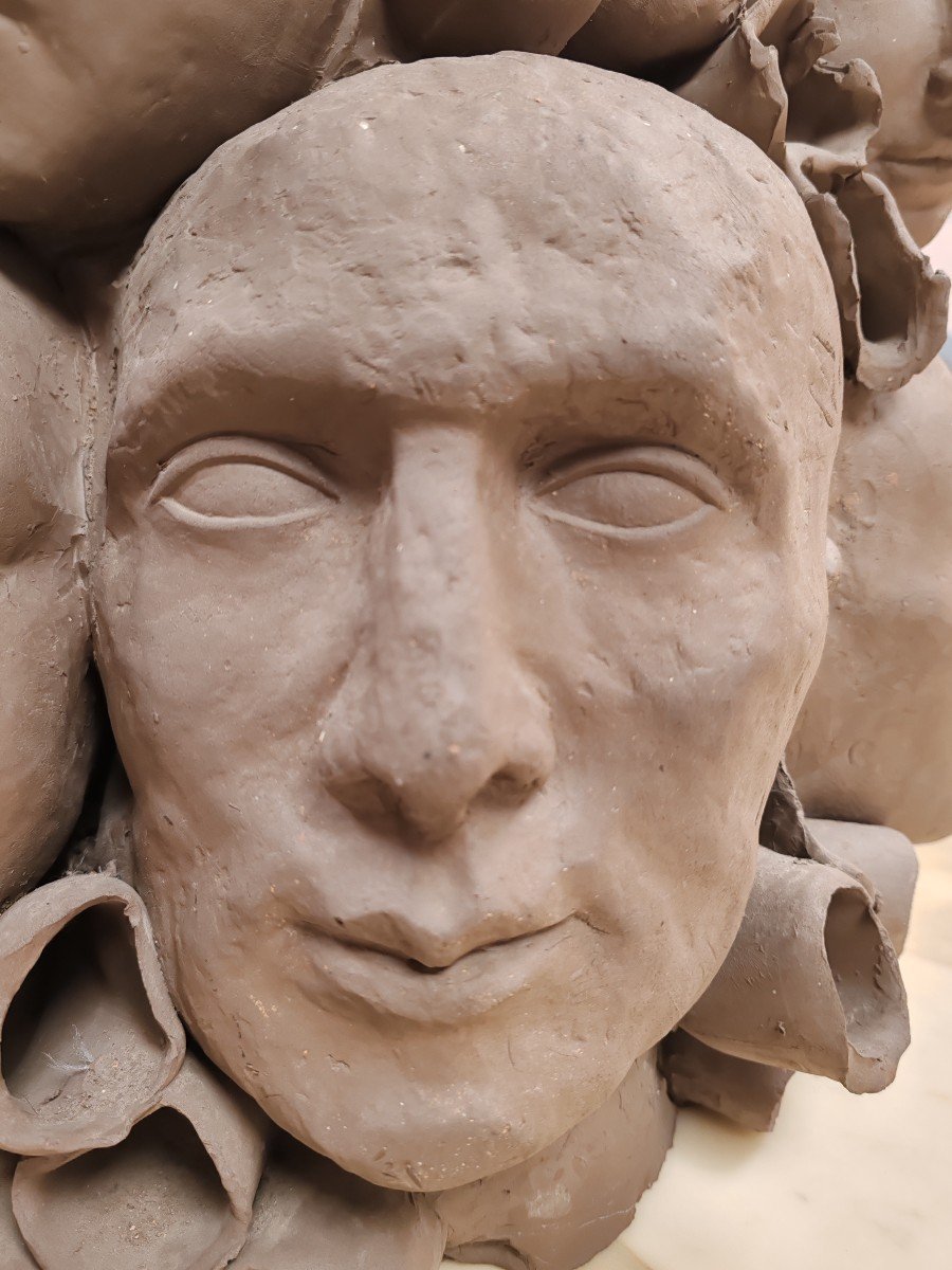 Grande Sculpture En Terre Cuite Aux Visages-photo-3