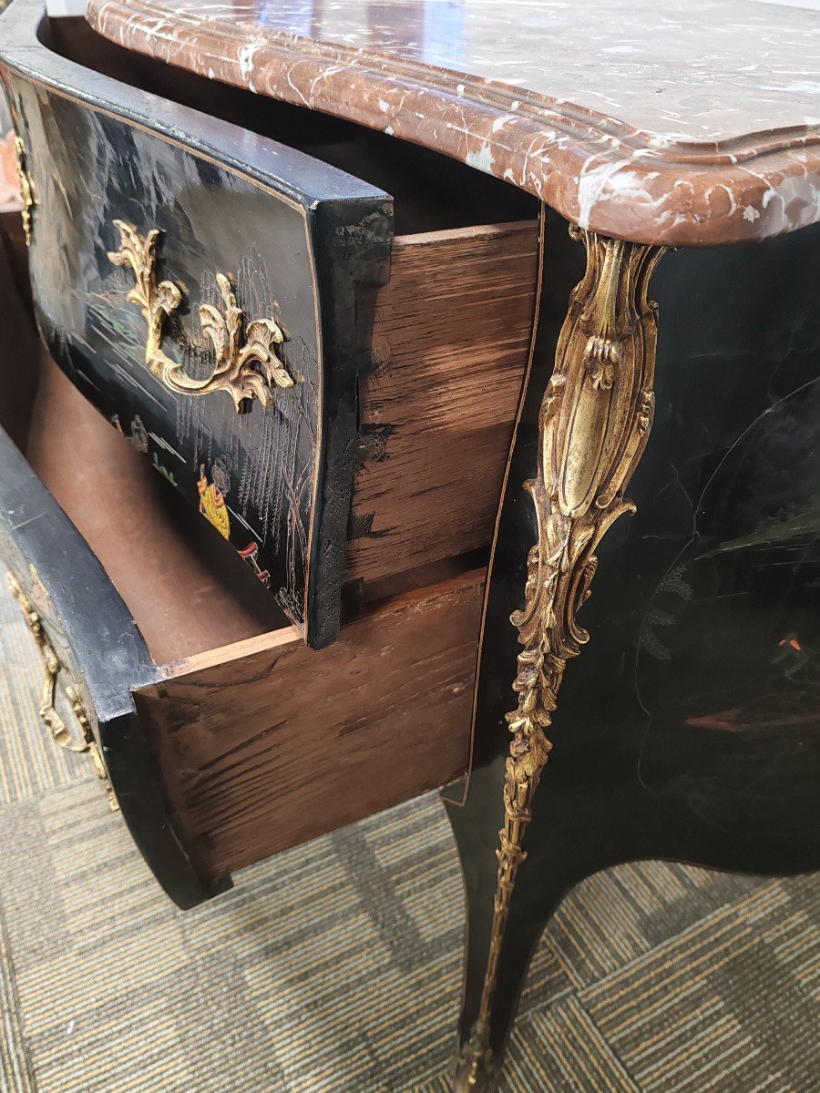 Curved Chest Of Drawers In Chinese Lacquer In The Louis XV Style.-photo-6