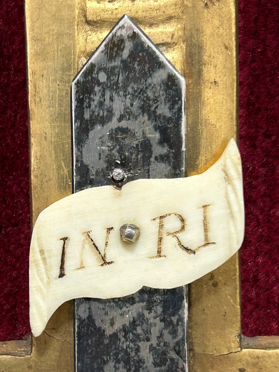 Christ In Ivory In Its Golden Frame With Gold Leaf-photo-2