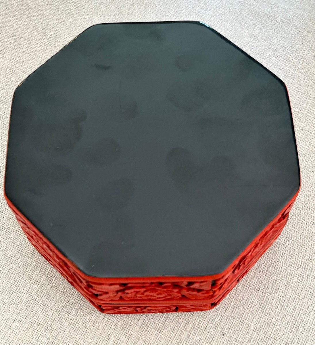 Red Lacquer Hexagonal Box-photo-1