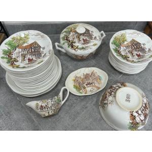 Table Service 81 Piece In Faience From Gien Model Ludlow