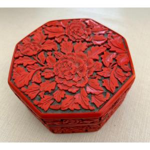 Red Lacquer Hexagonal Box