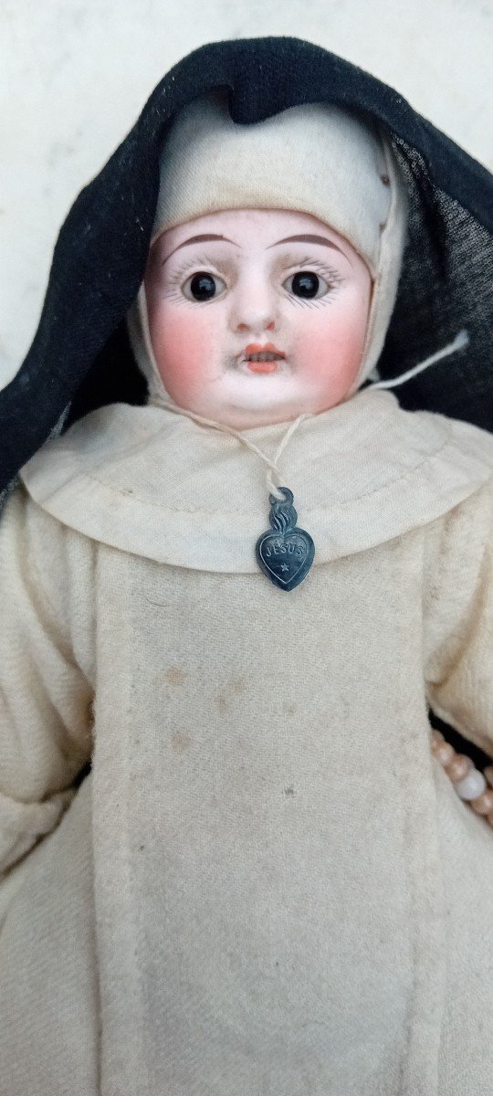 Petite Poupée Tête En Porcelaine Représentant Une Religieuse-photo-2