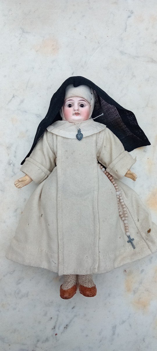 Proantic Small Porcelain Head Doll Representing A Nun