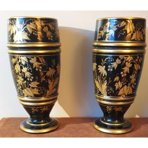 Paire De Vases Opaline Noir ,décors De Fleurs à l'Or Napoléon III