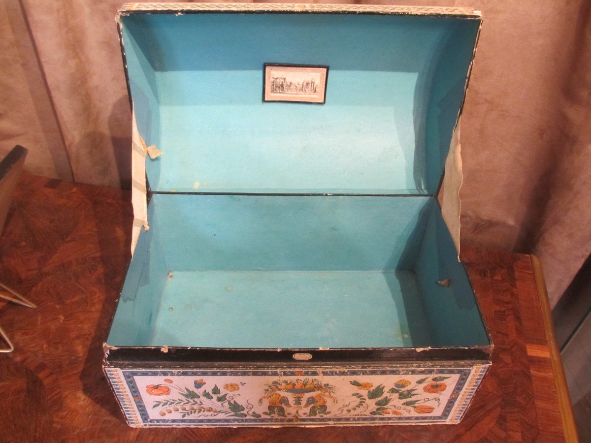 Empire Period Domino Paper Trunk-photo-3