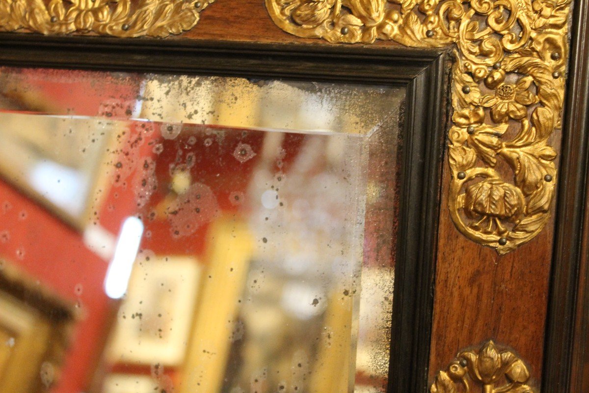 Table Mirror In Walnut And Repoussé Brass. France 17th Century.-photo-2