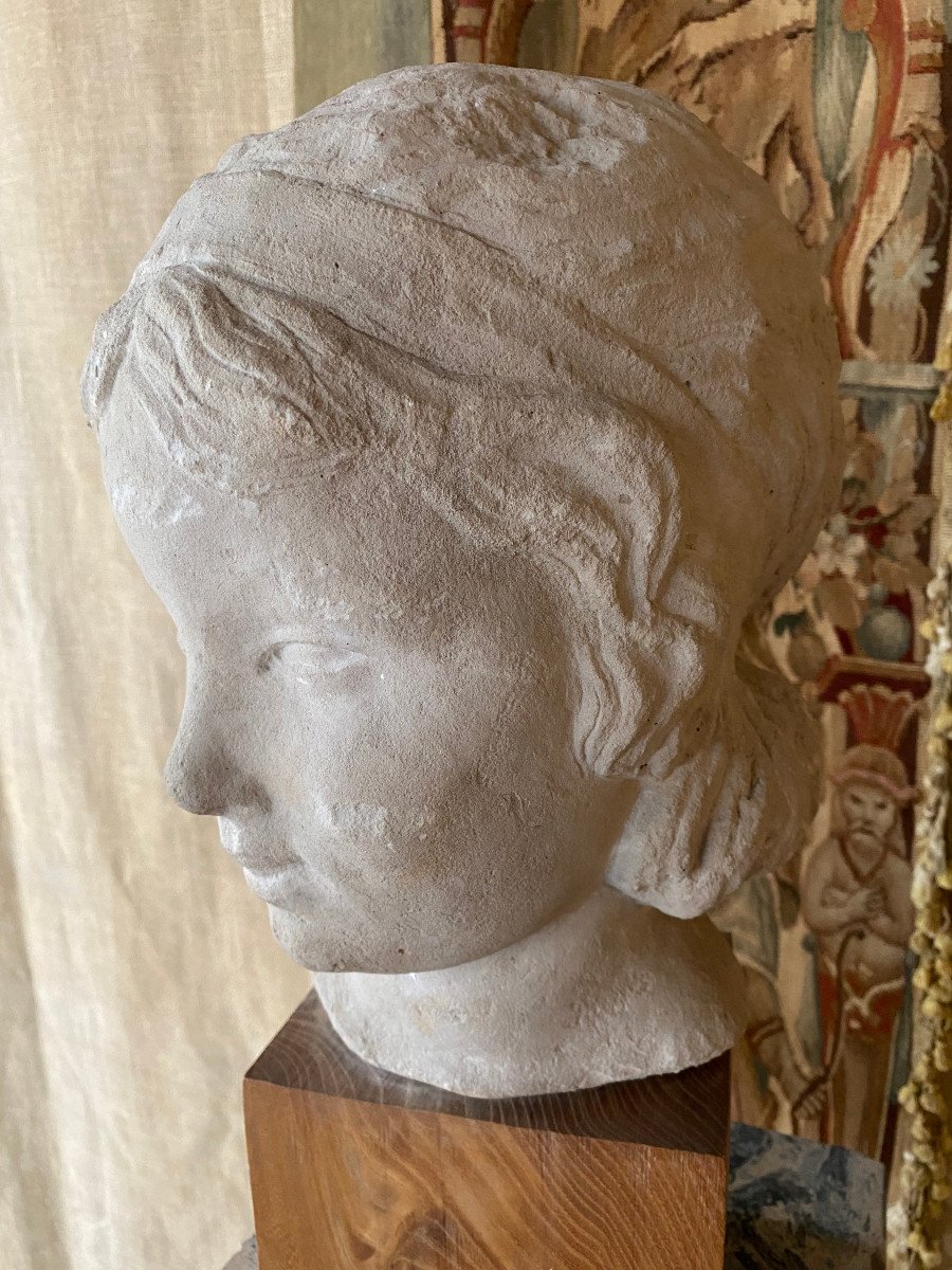 Tête d'Enfant En Pierre Calcaire Sculptée Par l'Artiste Saumurois Alfred Benon-photo-2