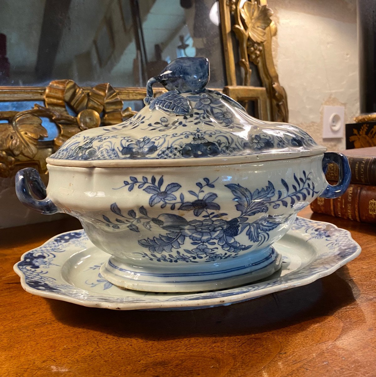 Soupière En Porcelaine De La Compagnie Des Indes, XVIIIeme Siècle