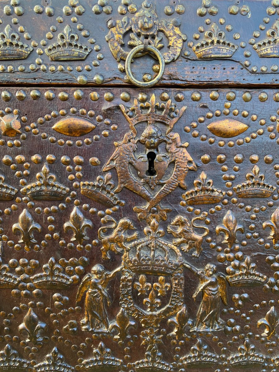 Coach Trunk With The Coat Of Arms Of France, Studded Leather, Late 17th Century-photo-4