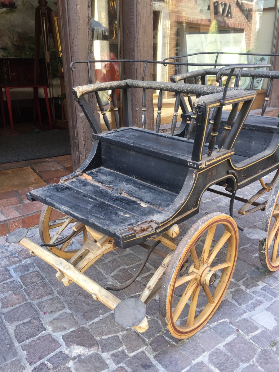 Horse-drawn Carriage From The End Of The 19th Century-photo-2